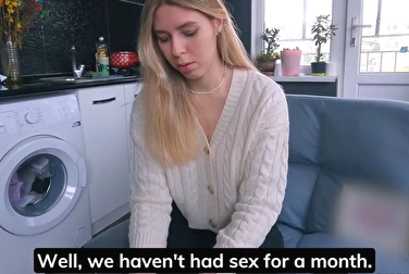 Пришла и трахнуть просит 😏 Кто я такой, чтоб ей на лицо не кончить